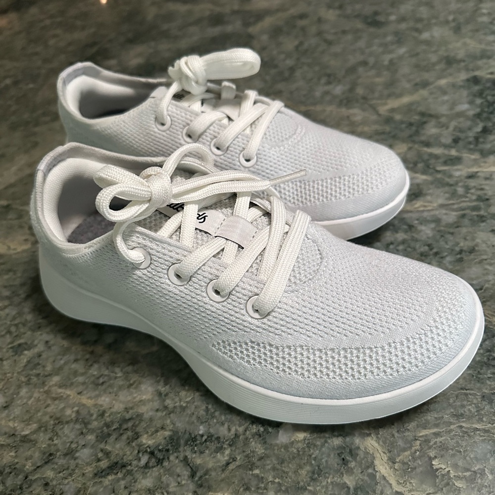 Allbirds women’s Tree Runner size 8 white new in box - Picture 12 of 12